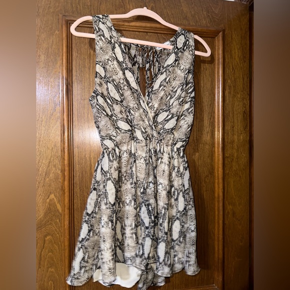 Classy Romper from Dainty - Picture 1 of 4